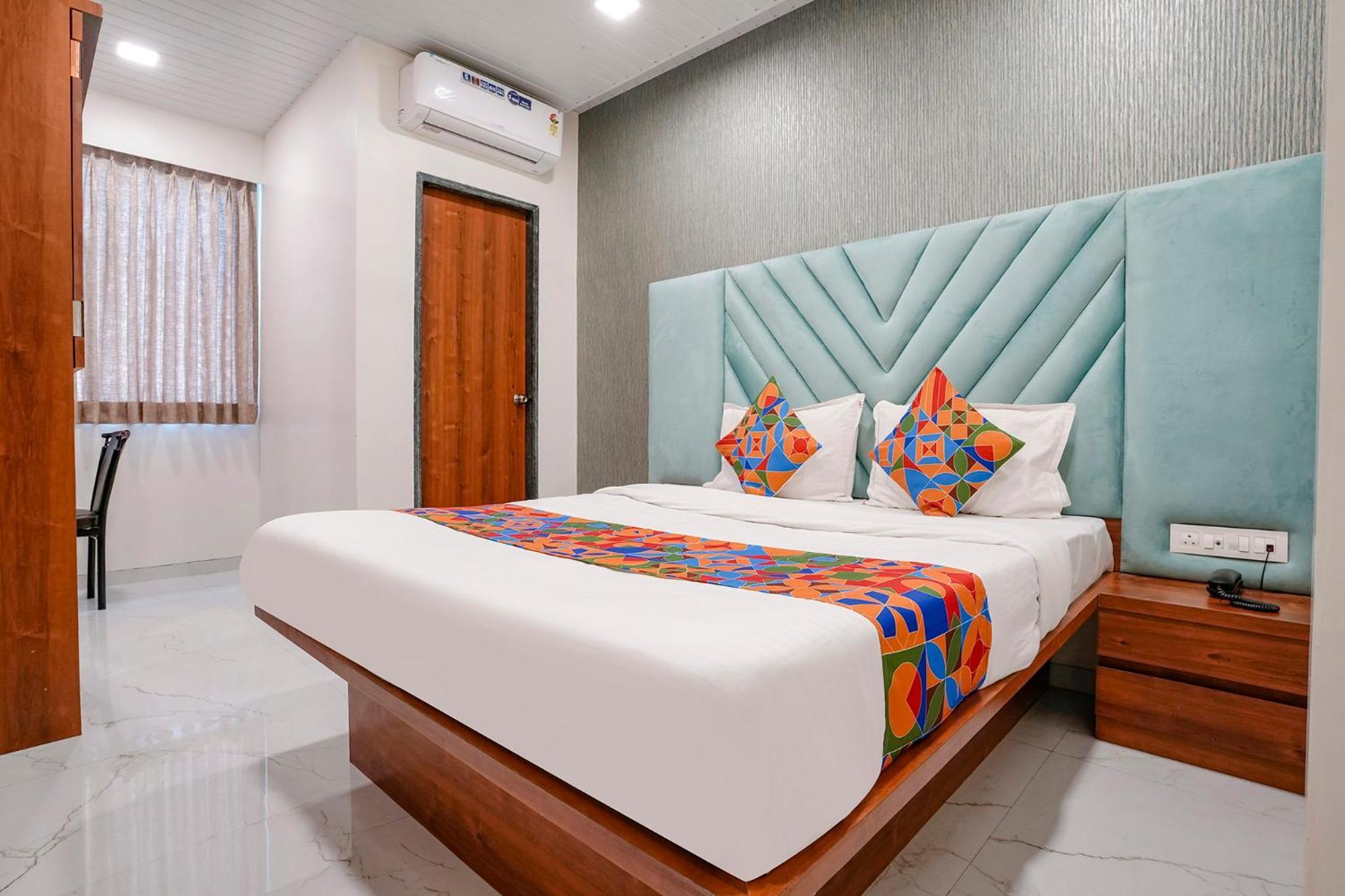 Fabhotel The Mint Mumbai Exterior photo